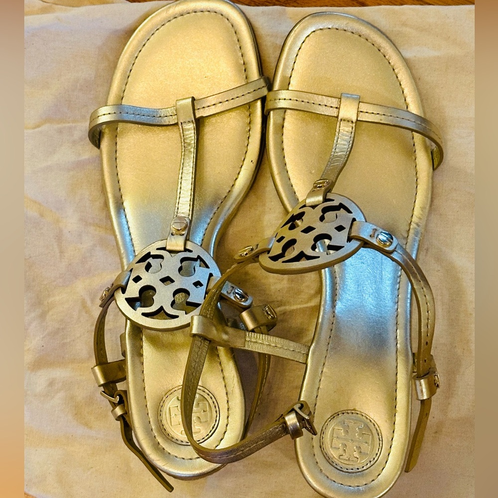 Tory Burch brand new gold sandal (heels) never worn size 9.5